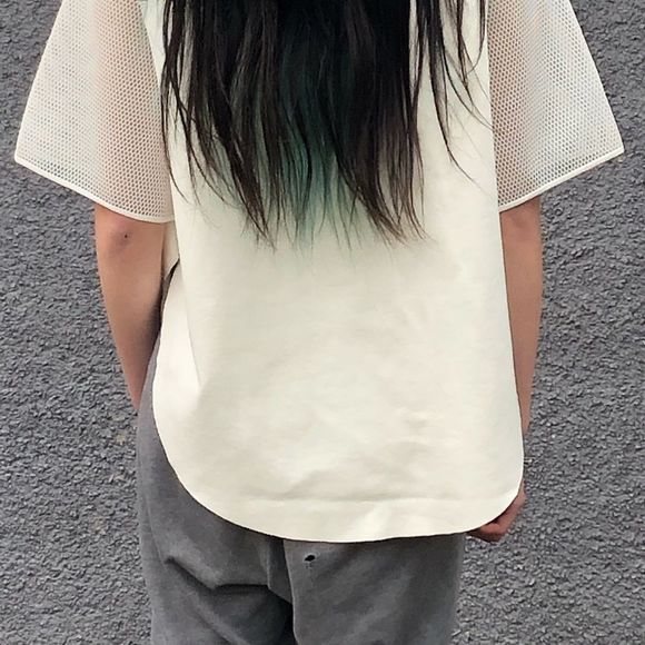 🤍 Unique Designer Sports Cape/Hoodie with Mesh - Picture 3 of 7